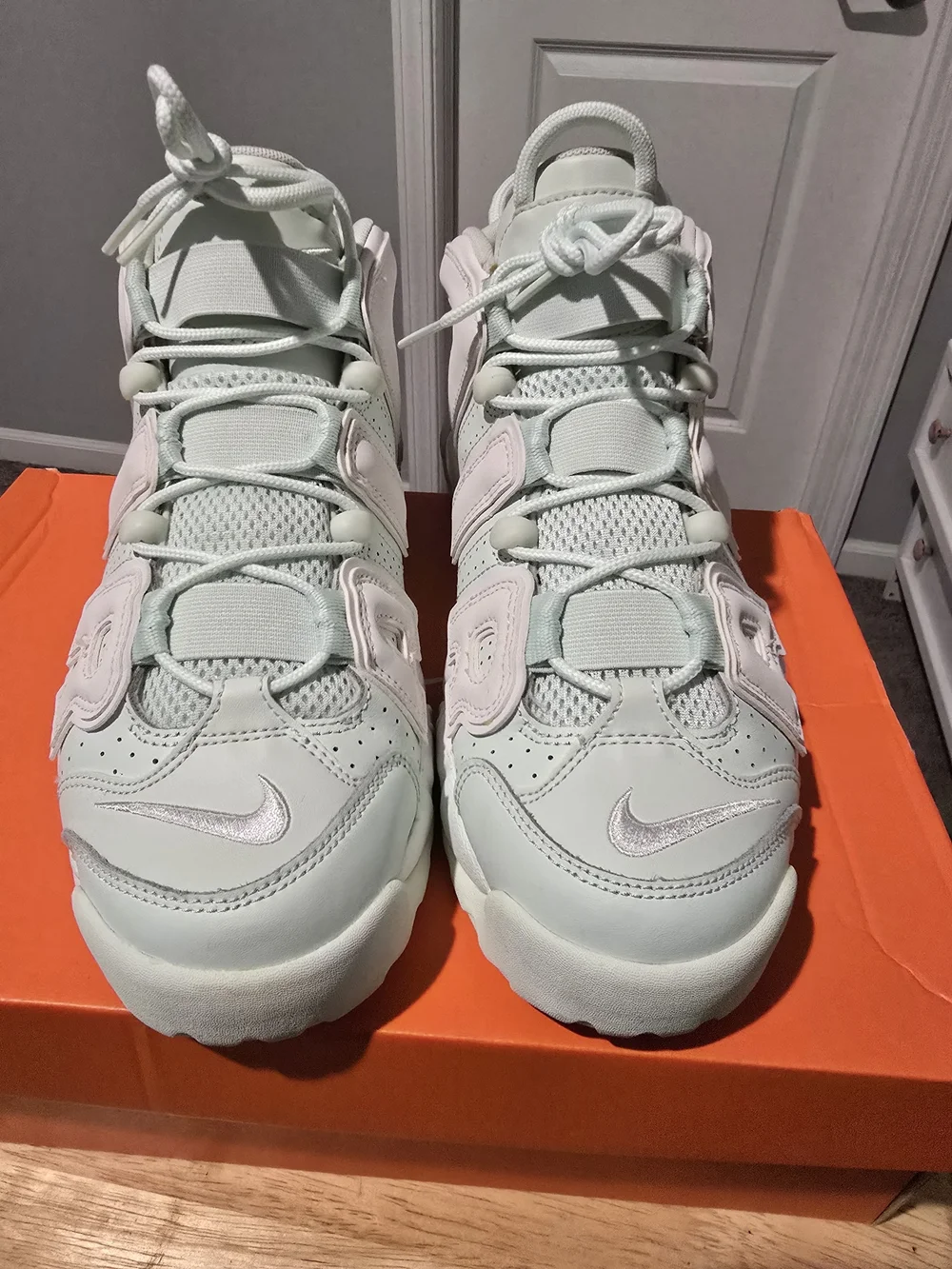 Nike Air More Uptempo 'Barely Green’ White 917593-300 Size 9 Women’s